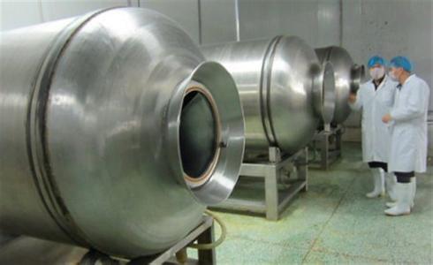 真空滾揉機清洗現場